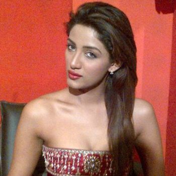 Mathira Said, I am Not an Item Girl