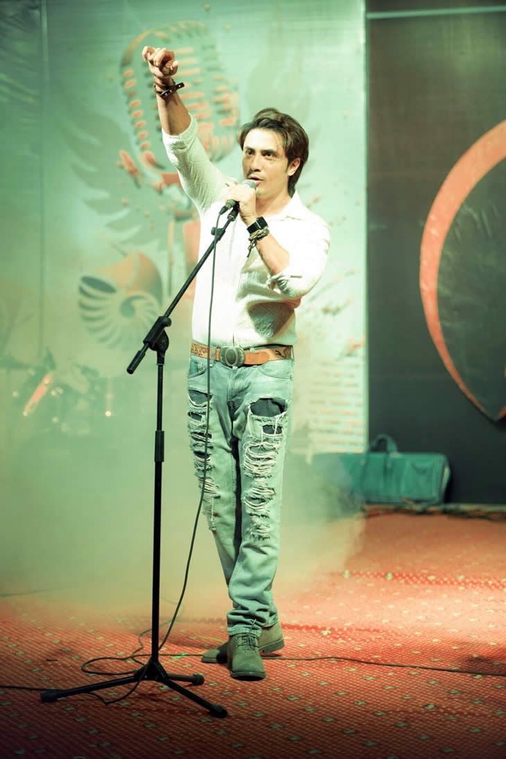 Ali Zafar Enthrals Audience at Aitchison Event, Lahore