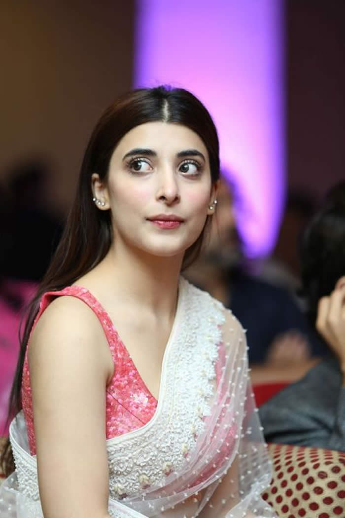 Urwa Hocane Hot saree