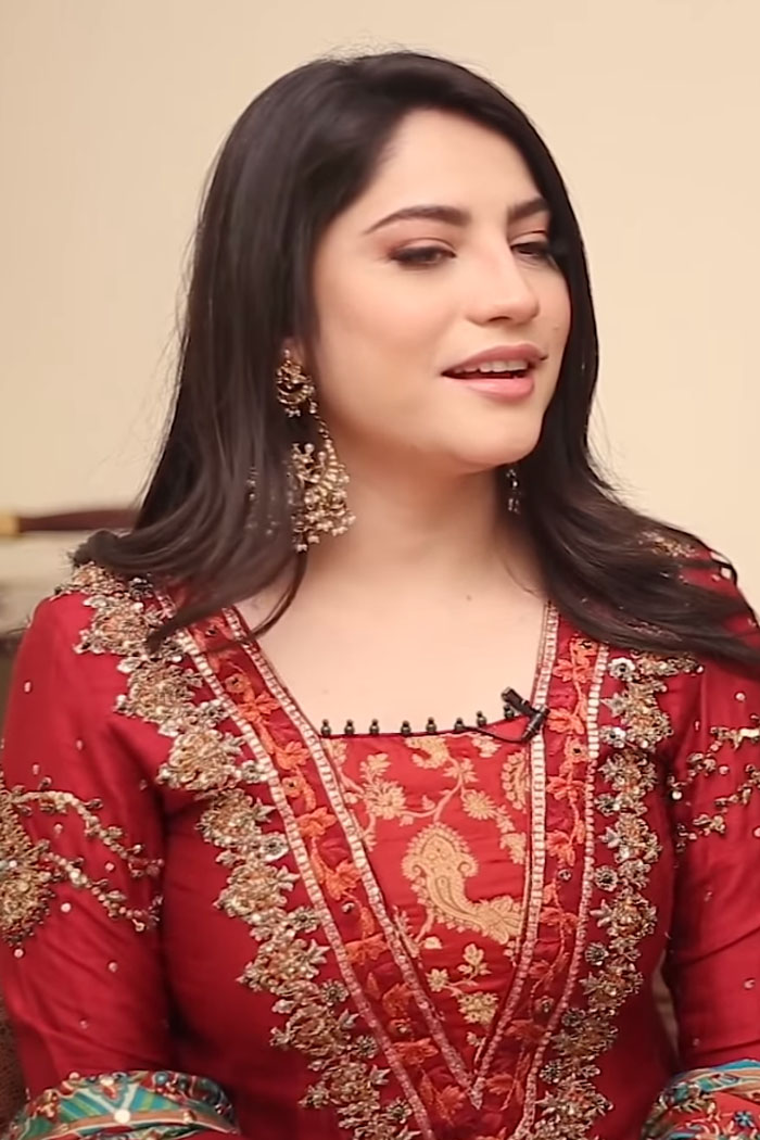 Neelam Muneer images